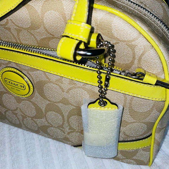 Authentic Coach Purse - Picture 3 of 4
